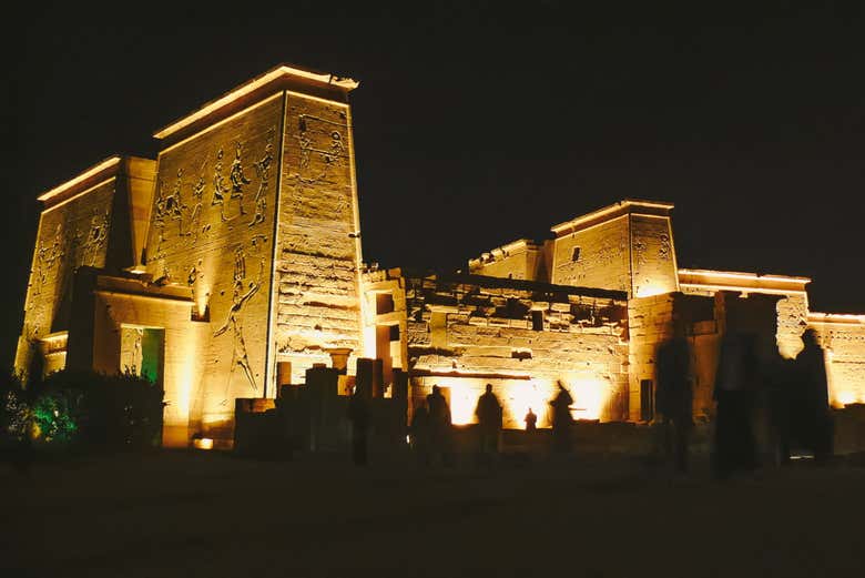 Espetáculo de luz e som no Templo de Philae